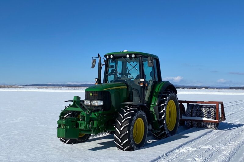 豊頃町でトラクター3台乗り比べ！雪上疾走体験 - Slow Travel